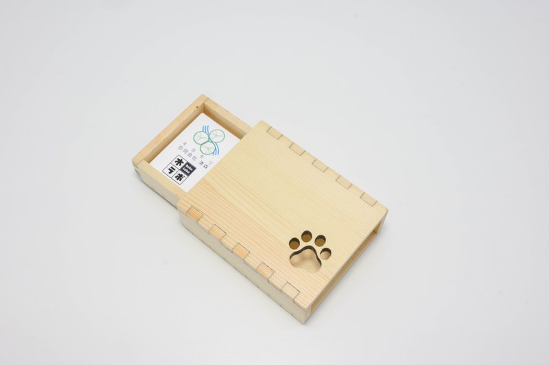 Paw print pattern / Wooden business card case / Accessory case / Japanese red pine - Card Holders & Cases - Wood Brown