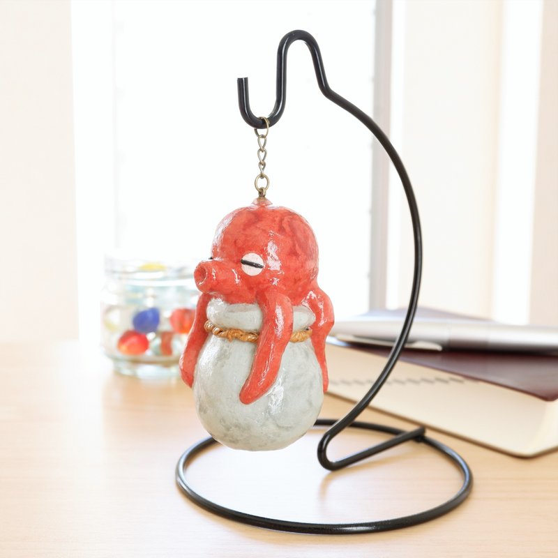 和紙で色付けした置物　タコ in たこ壺　吊り飾りタイプ - 擺飾/家飾品 - 紙 紅色