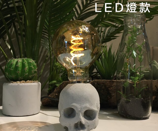 led skeleton hand table lamp