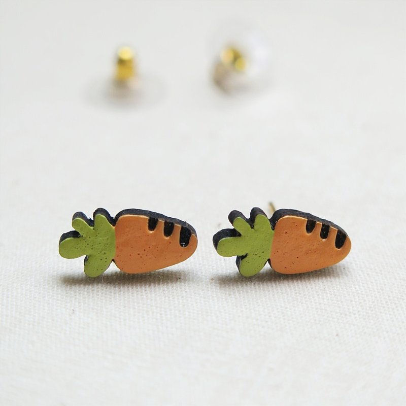 Wooden earring carrot - ต่างหู - ไม้ สีส้ม