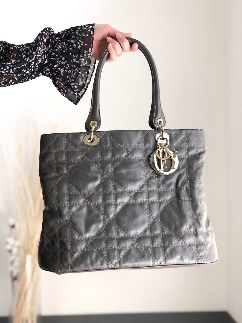 [Direct from Japan Brand Used Bag] Christian Dior Cannage Handbag Metallic Silver Logo Charm Leather Tote Bag 4iv6km - กระเป๋าถือ - หนังแท้ สีเงิน