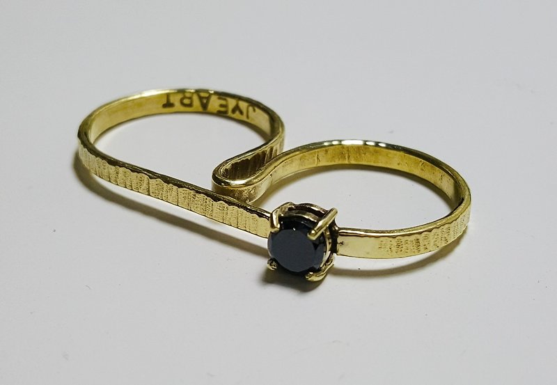 [Spot * 1] # 009 handmade brass inlaid black zircon ring double finger ring - General Rings - Other Metals Gold