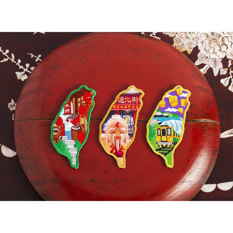 Wonderful Taipei embroidery Magnet - 3pcs - Magnets - Thread Multicolor