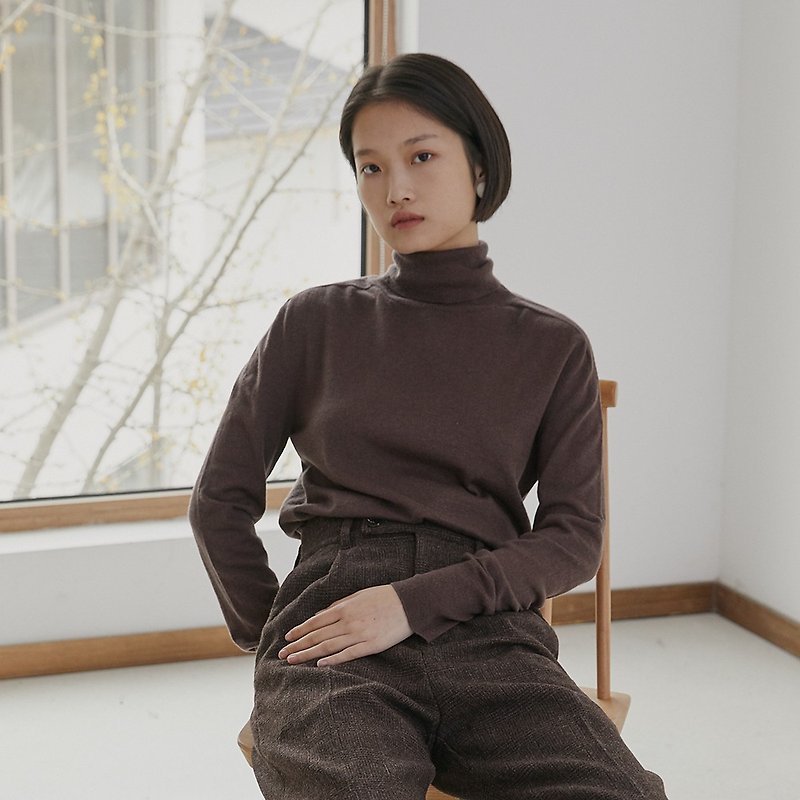Dark brown 4 color full wool close-fitting soft turtleneck sweater with a built-in collar and a warm sweater - สเวตเตอร์ผู้หญิง - ขนแกะ สีนำ้ตาล