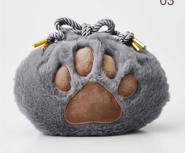 おててをぎゅー 猫の肉球付きクリームパンポーチの会 ショップ Felissimo ポーチ Pinkoi