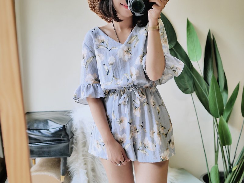 Light water blue flying flower love day handwritten antique cotton jumpsuit vintage overalls - จัมพ์สูท - เส้นใยสังเคราะห์ สีน้ำเงิน