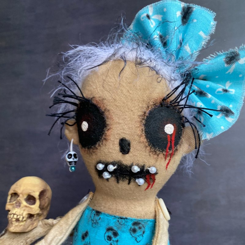 Halloween doll . Rag doll for Halloween home decor . Handmade creepy doll . Gift - ตุ๊กตา - ผ้าฝ้าย/ผ้าลินิน สีน้ำเงิน