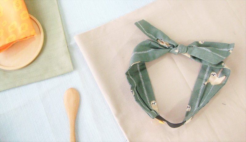 Sloth crawling in my sea l Limited edition l bow tie tied tie hair band - Headbands - Cotton & Hemp Green