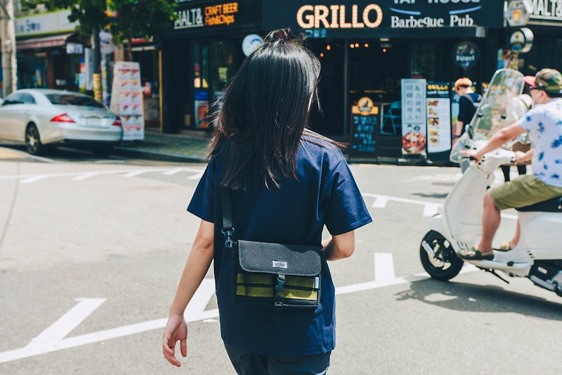 防水材質 側背包/斜背包 - Sacoche 全防水 小物袋 經典全黑款 台灣製造 隨身小包 側背包