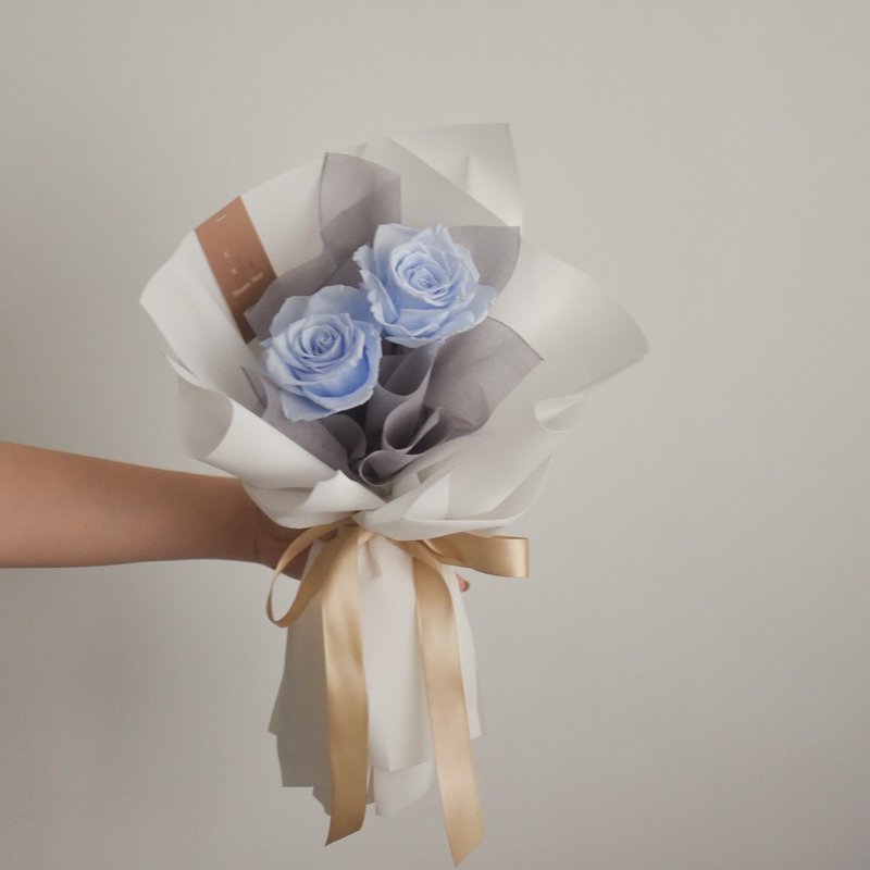 /Double Ecuador Rose Bouquet/Birthday Bouquet Graduation Ceremony Immortal Flower Chinese Valentine’s Day - ช่อดอกไม้แห้ง - พืช/ดอกไม้ สีน้ำเงิน