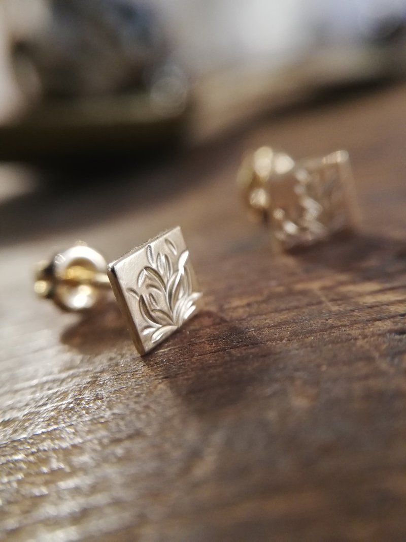 K18金ゴールド手作りスタッドピアス スクエア Gold Earrings - 耳環/耳夾/耳骨夾 - 貴金屬 金色