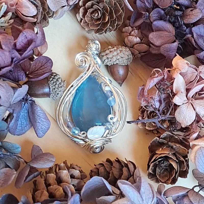 [Mountain Sleep] Qingquan Aquamarine Pendant - Necklaces - Semi-Precious Stones Blue