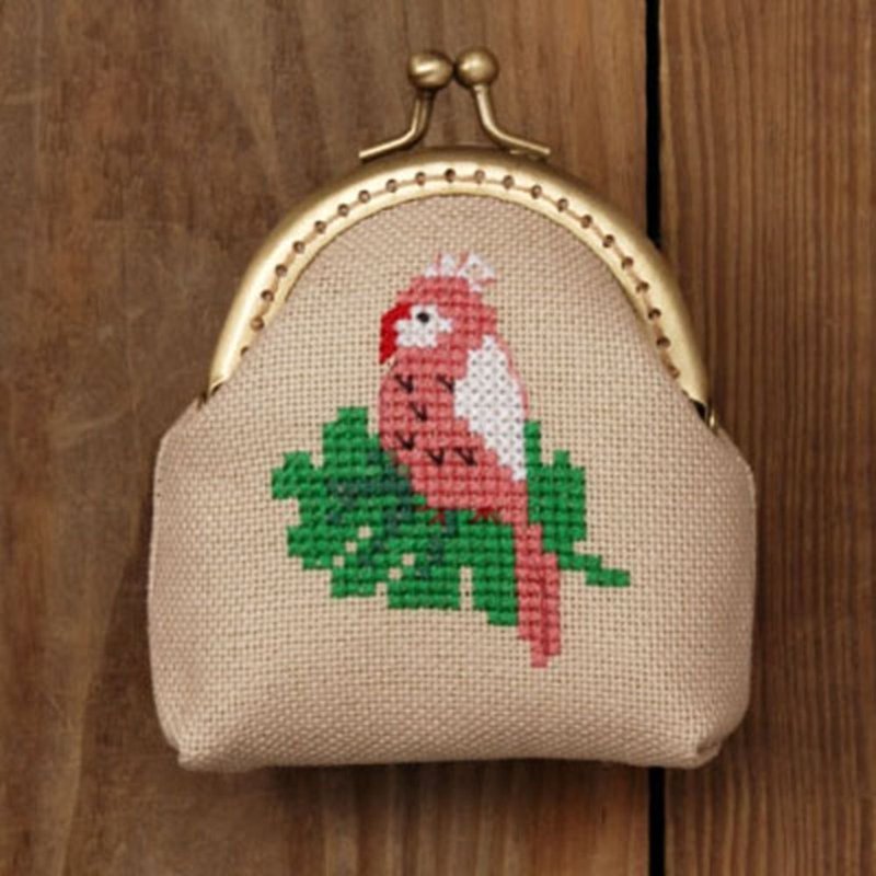 【Pink Parrot】Clasp Purse - Cross Stitch Kit | Xiu Crafts - เย็บปัก/ถักทอ/ใยขนแกะ - ผ้าฝ้าย/ผ้าลินิน หลากหลายสี