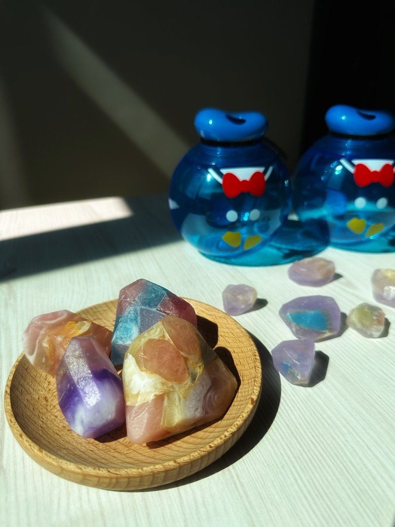 Gemstone soap - สบู่ - น้ำมันหอม 