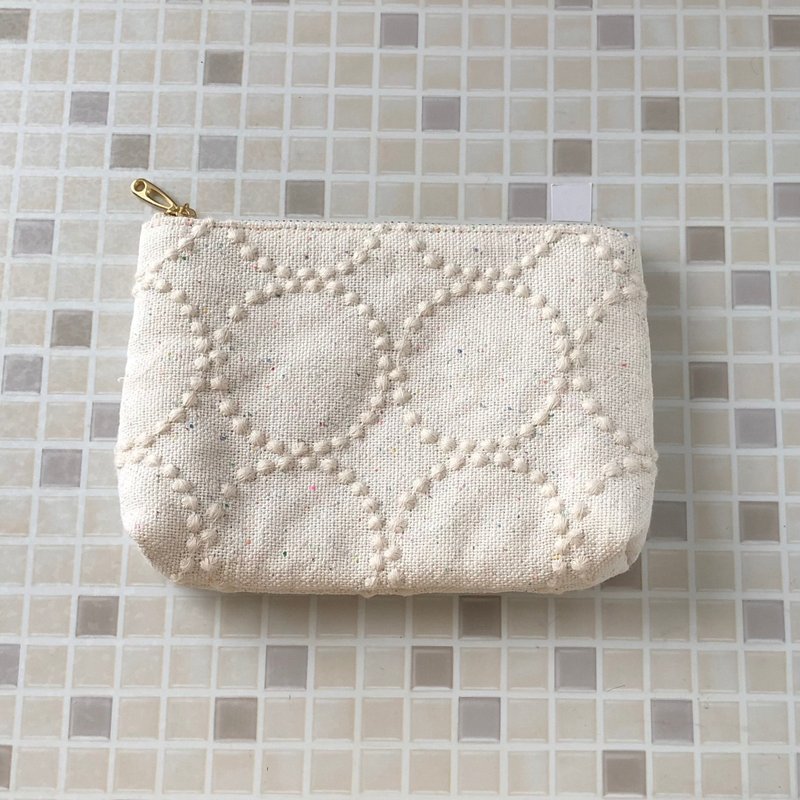 mina perhonen tambourine pouch with pocket, handmade, circle pattern, cosmetic pouch, SDGs - Toiletry Bags & Pouches - Other Materials White