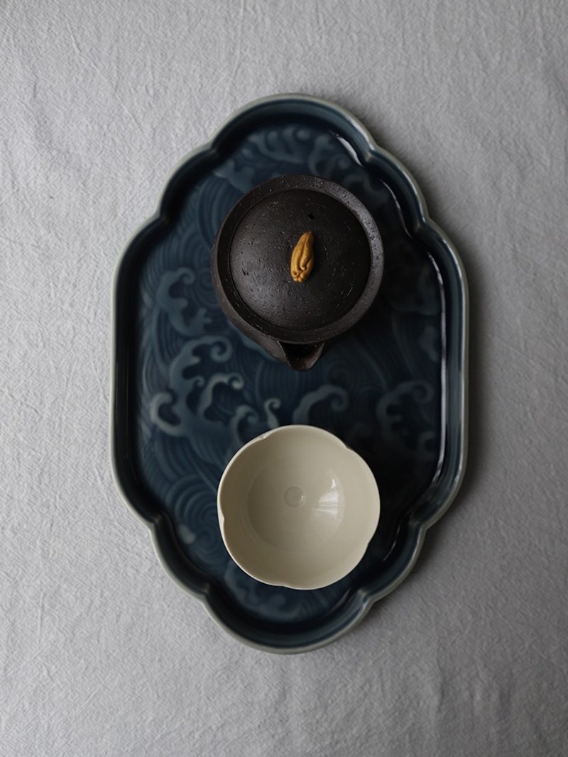 Gaiwan teapot dry brewing pot tray ceramic tea set accessories celadon glaze ruyi wave tray - จานและถาด - เครื่องลายคราม 