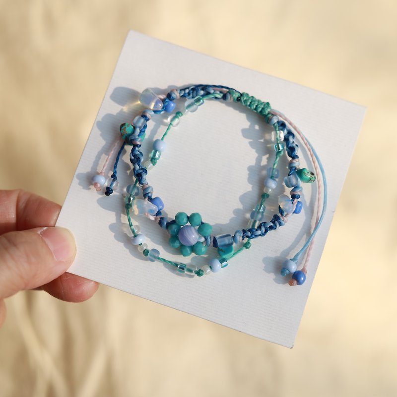Blue flower natural stone woven waxed cord double layered bracelet - สร้อยข้อมือ - งานปัก สีน้ำเงิน
