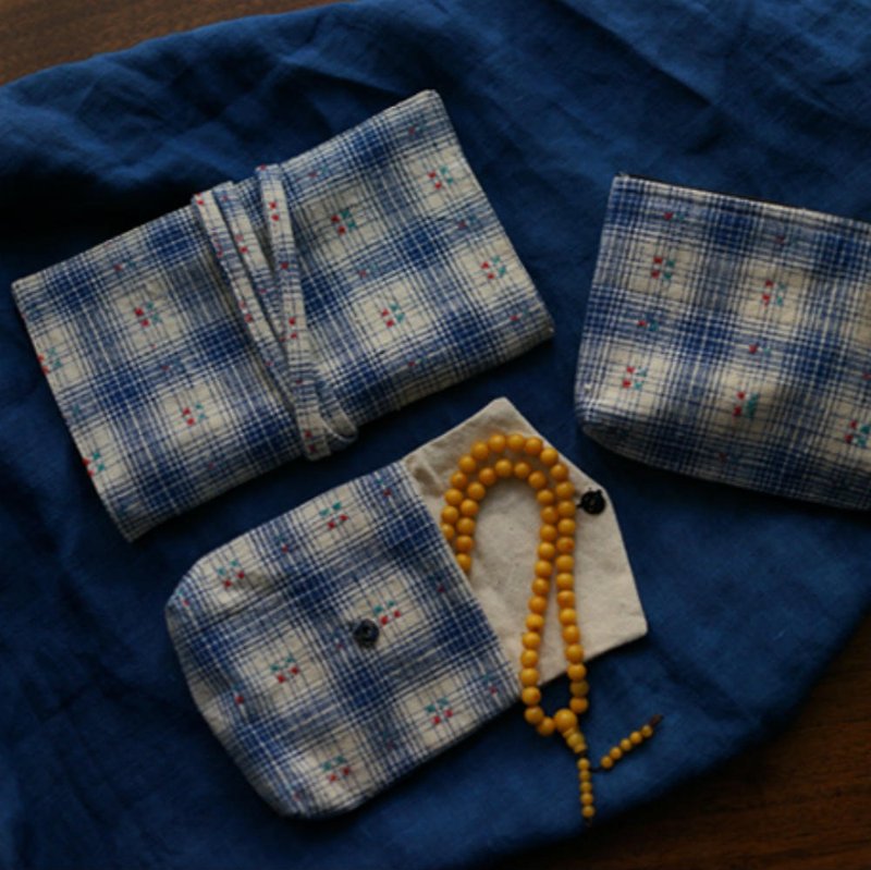 Blue and white jacquard soil cloth hand-woven cloth coin purse rope bag wallet long bag sundries bag makeup storage bag - Wallets - Cotton & Hemp White
