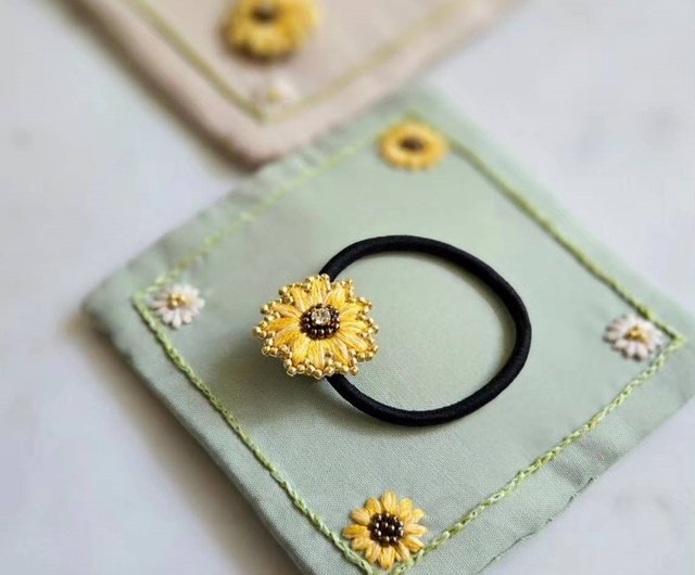 Xuri - ひまわりの刺繍入りヘアゴム - ショップ shaccyjewelry ヘア