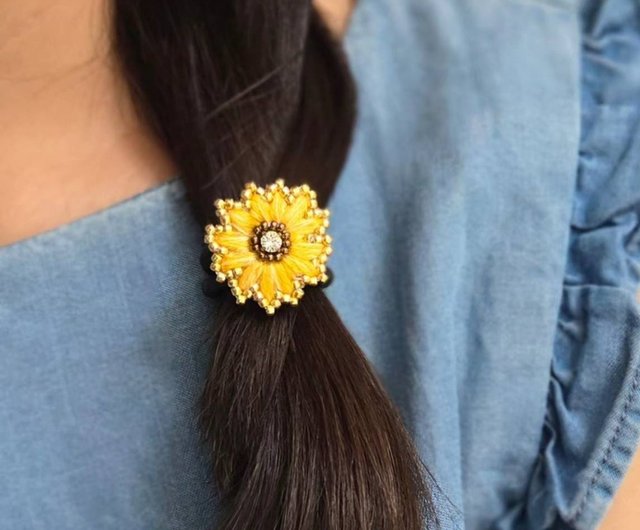 Xuri - ひまわりの刺繍入りヘアゴム - ショップ shaccyjewelry