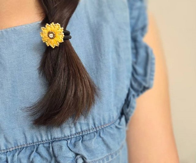 Xuri - ひまわりの刺繍入りヘアゴム - ショップ shaccyjewelry