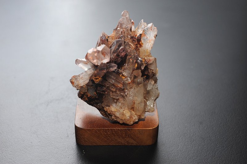 紅幽靈白水晶簇 礦石/水晶/靈修/開運/招財/擋煞 - 擺飾/家飾品 - 水晶 