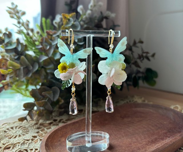 カラフル蝶アジサイのりリアルフラワーピアス - ショップ Din's