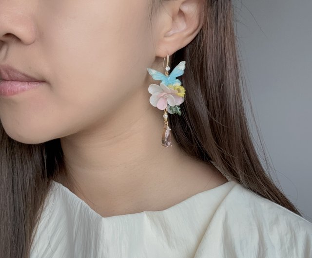 カラフル蝶アジサイのりリアルフラワーピアス - ショップ Din's