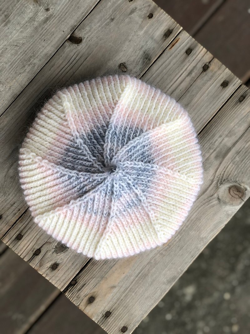 Pink world. Satin-dyed octagonal beret - หมวก - ขนแกะ สึชมพู