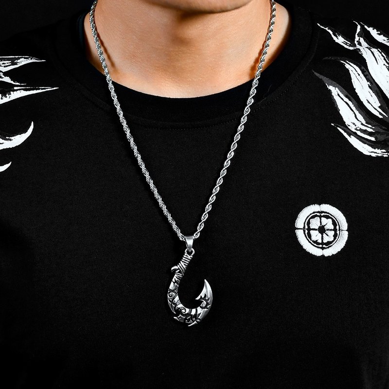 Totem tattoo fish hook necklace men's necklace personalized necklace personalized jewelry Maui - สร้อยคอยาว - สแตนเลส สีเงิน