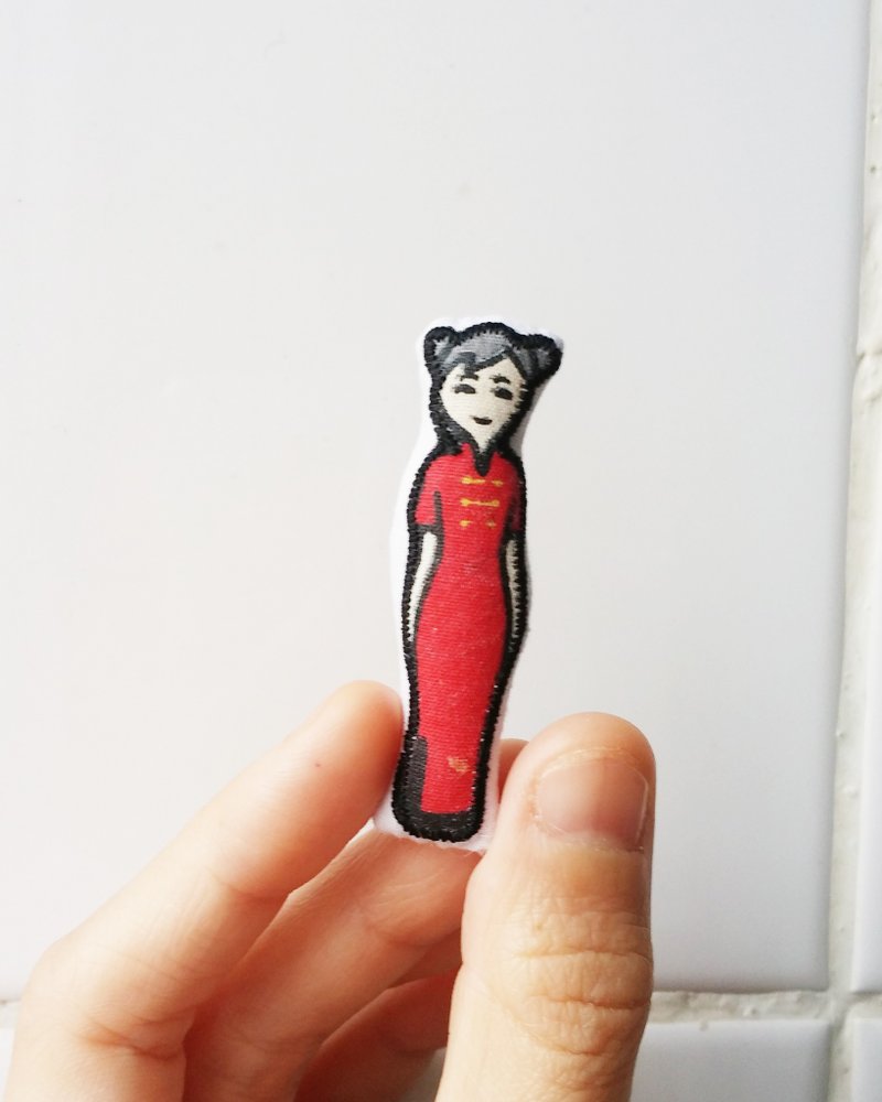 [LineWorkLab]世界各地的人胸針 - 中國娃娃 People Around the World Brooch - Chinese Doll - 胸針 - 其他材質 紅色
