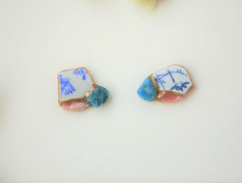 Kintsugi x natural stone earrings earrings (apatite, inca rose, sea pottery) - Earrings & Clip-ons - Pottery 