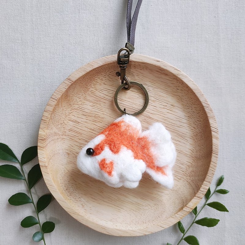 [Handmade Wool Felt] Realistic Goldfish Charm with Underwater Creatures