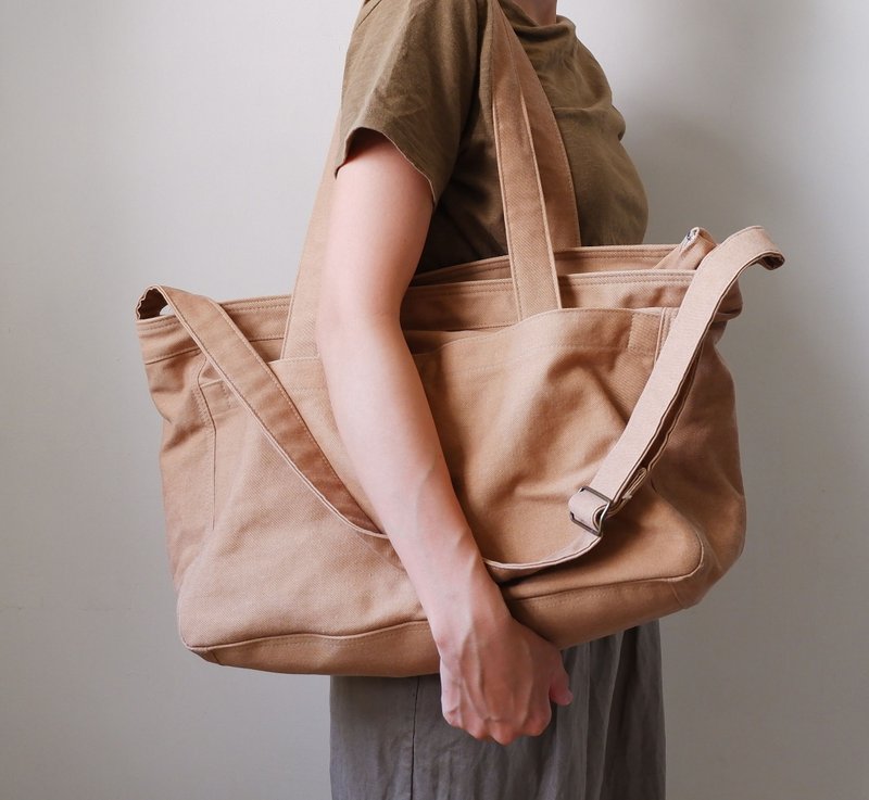 Sunbathing | Large-capacity dual-use tote shoulder + crossbody - Messenger Bags & Sling Bags - Cotton & Hemp Brown