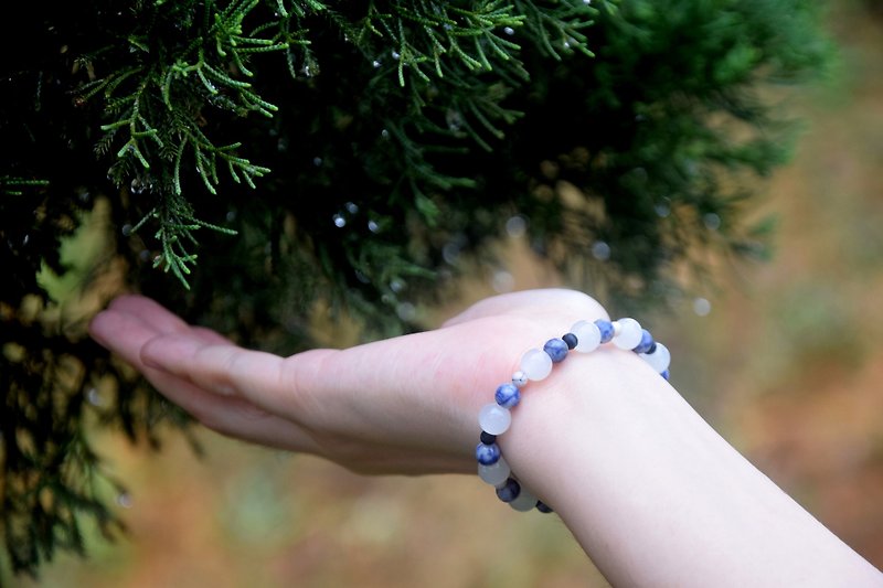 Misty Forest Handmade Bracelet - สร้อยข้อมือ - เครื่องเพชรพลอย 