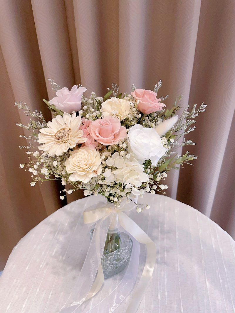 Korean bouquet naked pink eternal flower bouquet bridal bouquet wedding bouquet registration bouquet outdoor shooting - ช่อดอกไม้แห้ง - พืช/ดอกไม้ สึชมพู