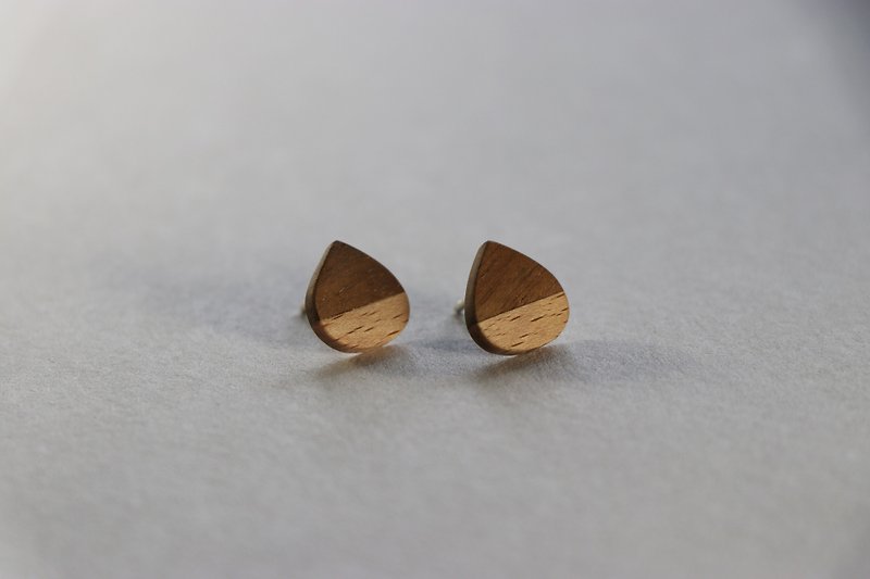 Kashiwagishi chestnut chestnut earrings hand-made limited edition - Earrings & Clip-ons - Wood Brown