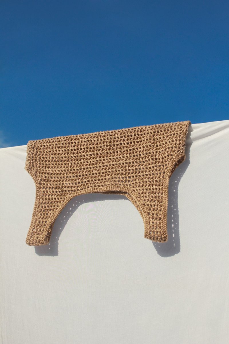 Oak Vest ,Crop Top ,Handmade Crochet ,Free Size ,Comfort to Wear ,穿搭 ,短版上衣 - เสื้อกั๊กผู้หญิง - วัสดุอื่นๆ สีนำ้ตาล