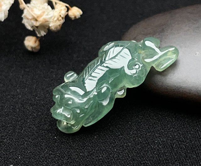 天然翡翠 ビルマ 黄杨緑 年年有余 掛件 民国 天然翡翠 ビルマ 黄杨緑 年年有余 掛件 民国