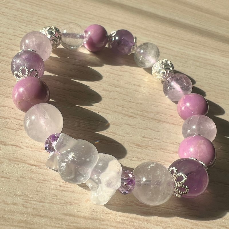 Super Seven Violet Mica Through Gypsum Stone Kuromi Design Hand Crystal Bracelet - สร้อยข้อมือ - คริสตัล สีม่วง