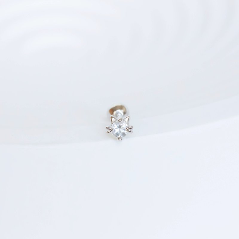 White crystal 925 sterling silver cat turn bead earrings - ต่างหู - คริสตัล สีเงิน