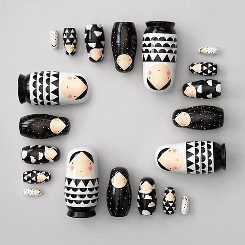 【絕版出清】荷蘭 Petit Monkey  ─ 黑白女孩俄羅斯娃娃 - 裝飾/擺設  - 木頭 多色