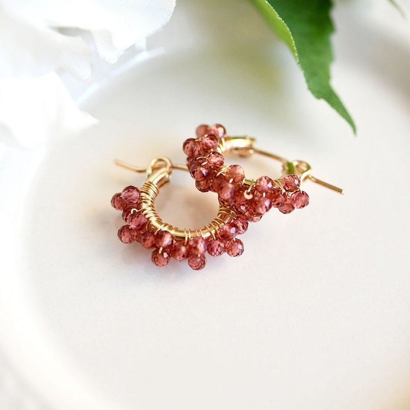 Original 3-row garnet plum hoop earrings, a Stone symbolizing harvest, January birthstone - ต่างหู - เครื่องเพชรพลอย สีแดง