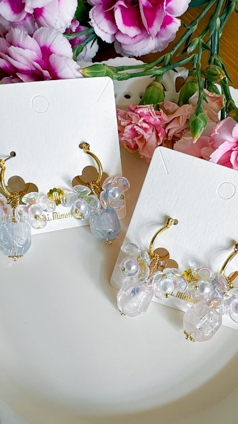 Japanese dating style dried flower hydrangea flower grain round earrings - Earrings & Clip-ons - Resin Pink