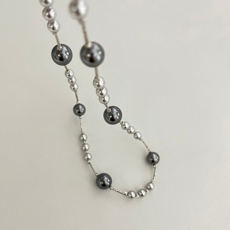 Shimmering gray pearl single-layer necklace autumn and winter long necklace - Necklaces - Shell Silver