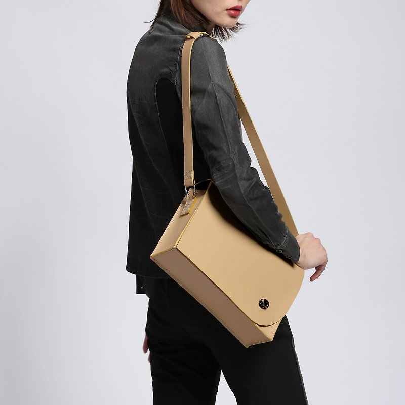 Zemoneni beige leather lady shoulder bag