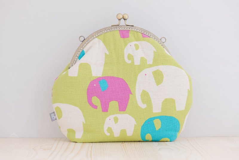 Elephant family / jinggou package / retro oblique backpack / carry bag - Messenger Bags & Sling Bags - Cotton & Hemp Yellow