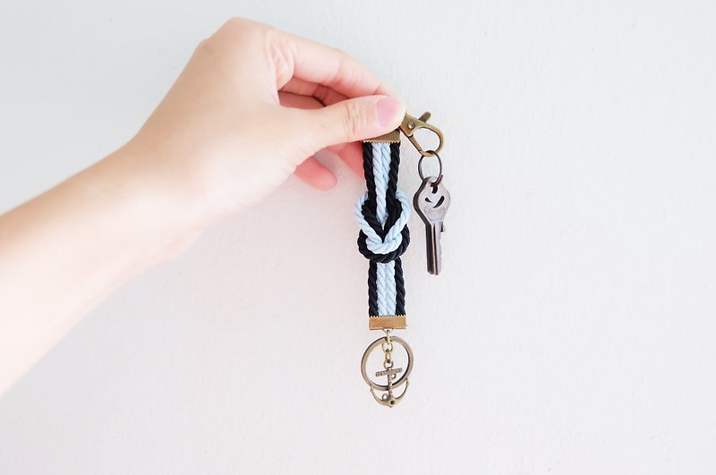 Nautical anchor tie the knot brass keychain - bag keychain - unisex accessory - ที่ห้อยกุญแจ - เส้นใยสังเคราะห์ หลากหลายสี