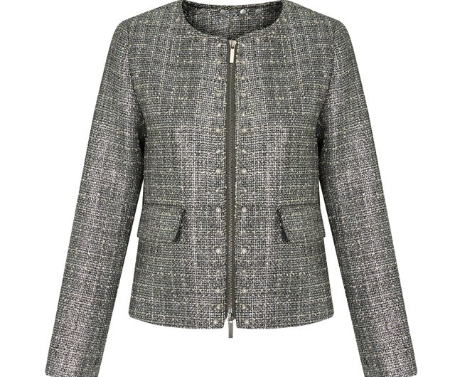 【ビジネスシーンでも大活躍】CHANEL★ストール★JACKETにON INTO · INTO