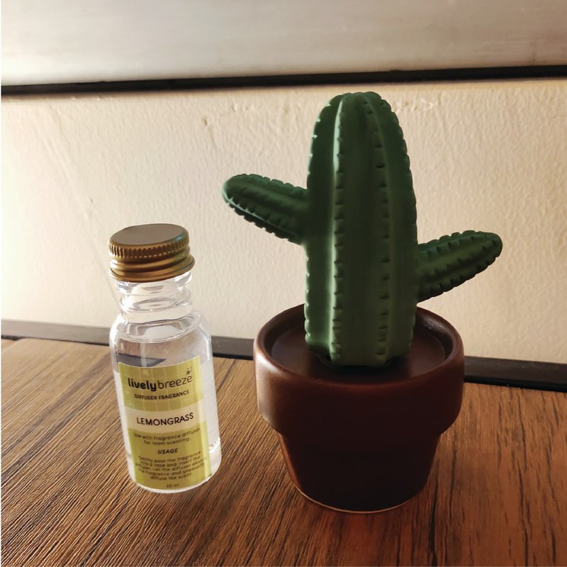 Mini Mexi cactus ceramic diffuser - 擺飾/家飾品 - 陶 綠色